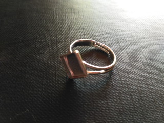 PRSTEN lůžko čtverec 8x8mm, na pryskyřici - PLATINA